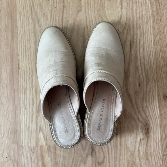 Donald Pliner Croc Effect Leather Sahara Slip On Clog Heel Cream Neutral Size 8 - Picture 3 of 14